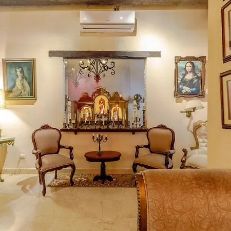 Сasa de vacaciones 7br Luxury House Inside Of The Walled City! *