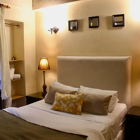 Сasa de vacaciones 7br Luxury House Inside Of The Walled City!