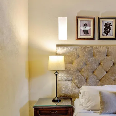 Сasa de vacaciones 7br Luxury House Inside Of The Walled City! Cartagena