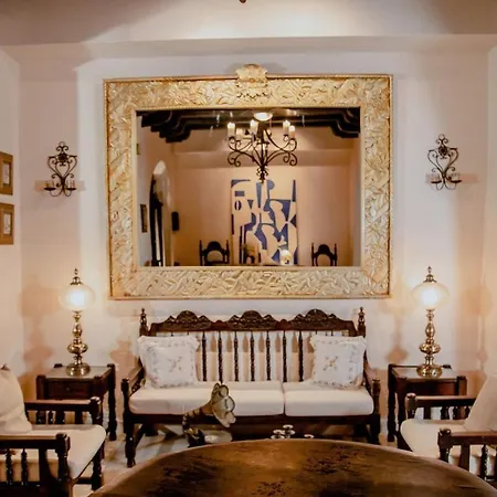 Сasa de vacaciones 7br Luxury House Inside Of The Walled City! *
