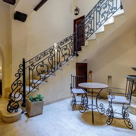 Сasa de vacaciones 7br Luxury House Inside Of The Walled City! Cartagena