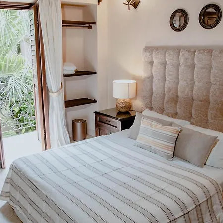 7br Luxury House Inside Of The Walled City!