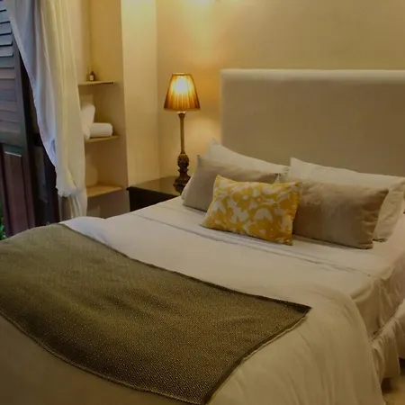 Сasa de vacaciones 7br Luxury House Inside Of The Walled City! Cartagena