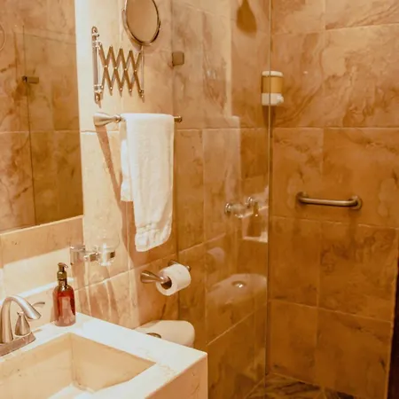 7br Luxury House Inside Of The Walled City! Сasa de vacaciones *