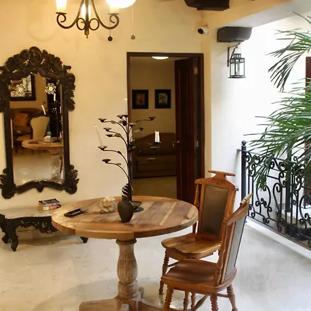 7br Luxury House Inside Of The Walled City! Сasa de vacaciones *