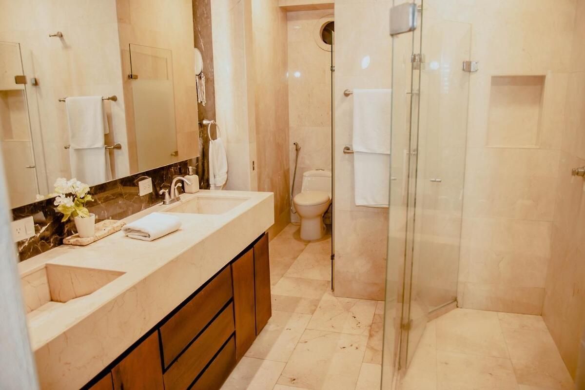 7br Luxury House Inside Of The Walled City! *