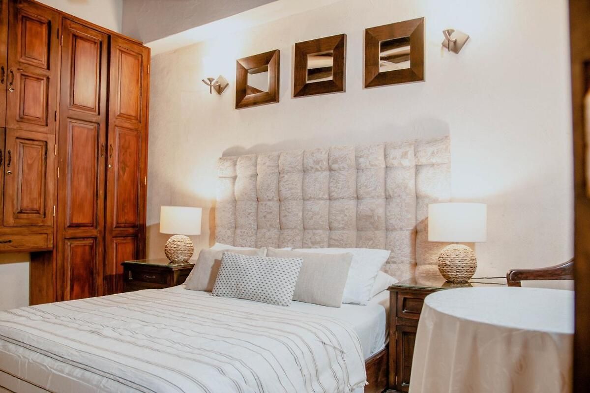 Сasa de vacaciones 7br Luxury House Inside Of The Walled City! Cartagena
