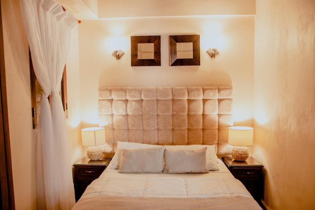 7br Luxury House Inside Of The Walled City!