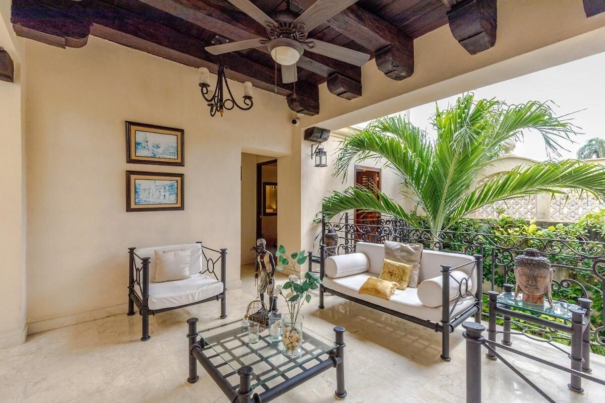 Сasa de vacaciones 7br Luxury House Inside Of The Walled City!