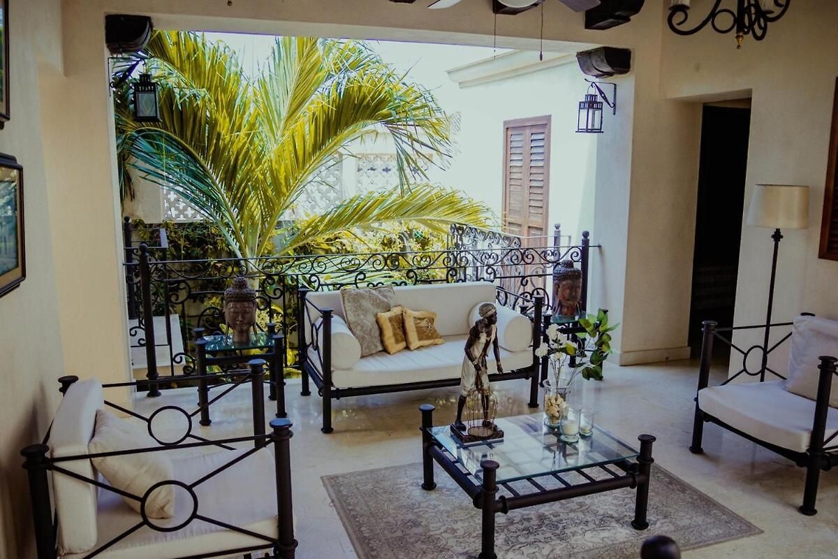 7br Luxury House Inside Of The Walled City! *
