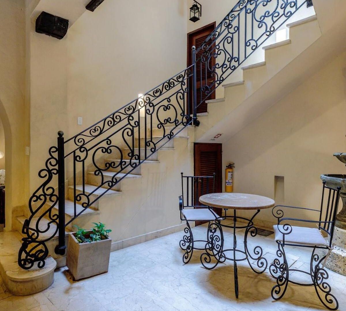 Сasa de vacaciones 7br Luxury House Inside Of The Walled City! Cartagena