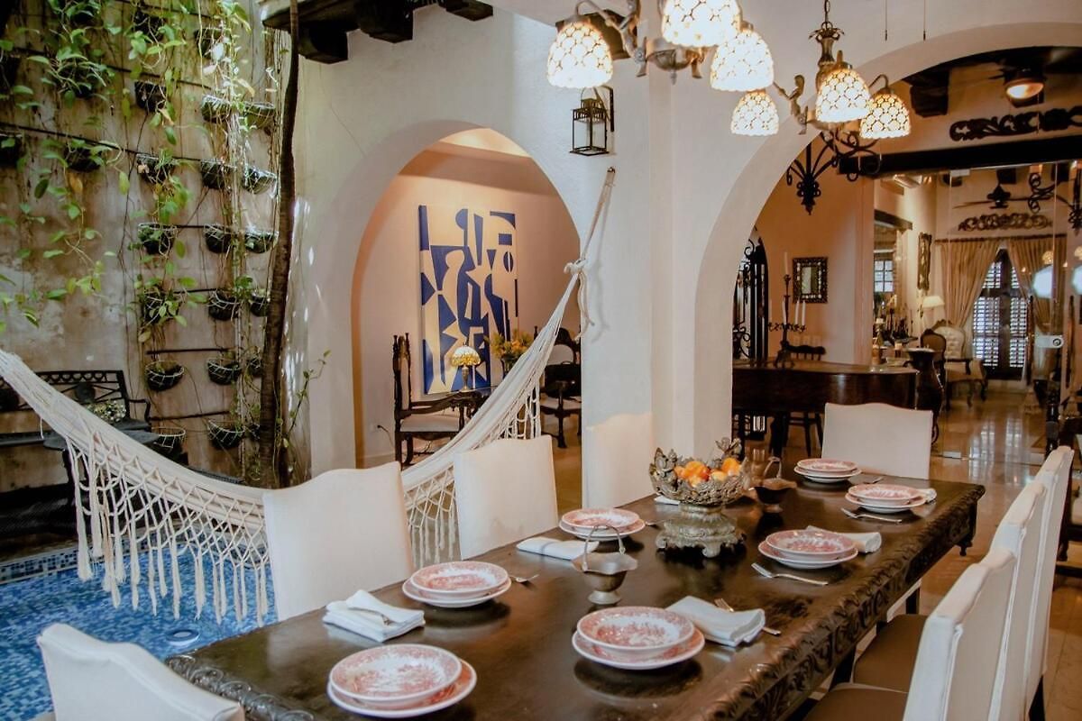 Сasa de vacaciones 7br Luxury House Inside Of The Walled City!