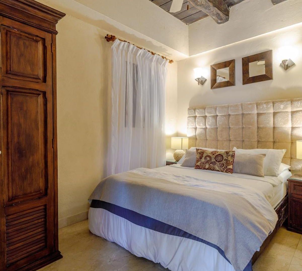 7br Luxury House Inside Of The Walled City! *