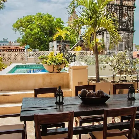 Сasa de vacaciones 7br Luxury House Inside Of The Walled City!