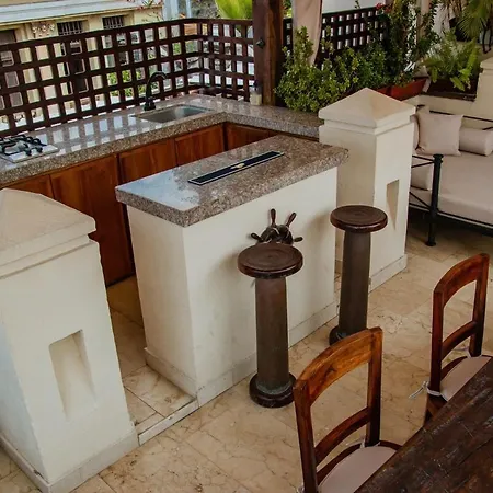 7br Luxury House Inside Of The Walled City! Сasa de vacaciones *