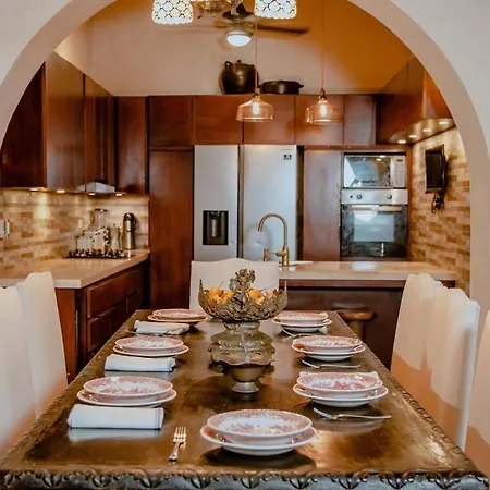 7br Luxury House Inside Of The Walled City!