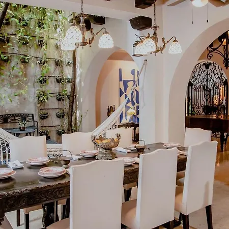 Сasa de vacaciones 7br Luxury House Inside Of The Walled City! *