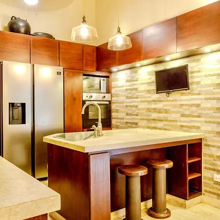 7br Luxury House Inside Of The Walled City! Сasa de vacaciones